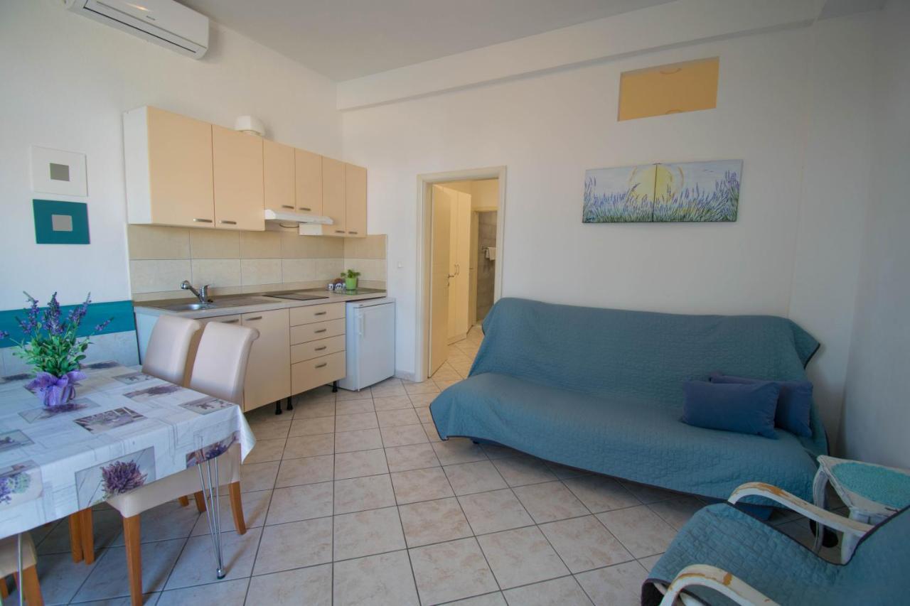Family Apartment Manuela - Baška Voda Exterior foto